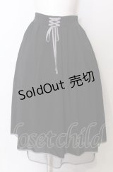 axes femme POETIQUE / リボン花柄バックフリルスカート  クロ O-25-07-23-053-AX-SK-IG-OS