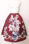 axes femme NOSTALGIE / フラワーベース柄ミディスカート  アカ系 O-25-07-23-056-AX-SK-IG-OS