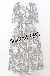 axes femme NOSTALGIE / 絵画風ローズ柄ワンピース  クロ O-25-07-23-071-AX-OP-IG-OS