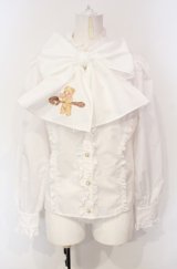 axes femme kawaii / スプーン持ちのクマさんブラウス  シロ O-25-07-24-041-AX-BL-IG-OS