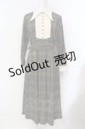 an another angelus / クレリックヨーク切替チェックワンピース  グレー×イエロー O-25-07-24-064-CA-OP-IG-OS