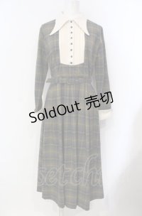 an another angelus / クレリックヨーク切替チェックワンピース  グレー×イエロー O-25-07-24-064-CA-OP-IG-OS