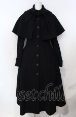 画像1: ATELIER BOZ / ケープ付ロングコート  ブラック O-25-07-26-001-EL-CO-IG-OS (1)