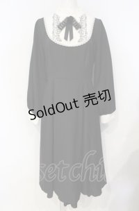 axes femme / ブローチセットロマンワンピース  クロ O-25-07-26-030-AX-OP-IG-OS