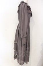 画像2: axes femme / ラッフルフリルシフォンワンピース グレー O-25-07-26-087-AX-OP-IG-ZT011 (2)
