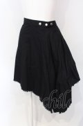 SEXY DYNAMITE LONDON / カットオフラップスカート F ブラック O-25-07-26-109-PU-SK-OW-OS