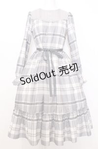 Melody BasKet / Melodyタータンティアードワンピース  グレー O-25-07-27-027-LO-OP-OW-OS