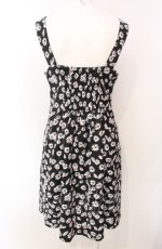 画像2: Fi.n.t / フロント釦マーガレット柄ワンピース  クロ O-25-07-28-074-CA-OP-IG-ZT042 (2)