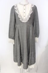axes femme / ブローチ付ブロッキングワンピース M グレー O-25-07-29-044-AX-OP-IG-OS