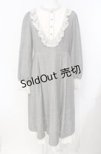axes femme / ブローチ付ブロッキングワンピース M グレー O-25-07-29-044-AX-OP-IG-OS
