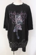 TRAVAS TOKYO / ×kuuaイラスト半袖Tシャツ  ブラック O-25-07-29-055-PU-TS-IG-OS