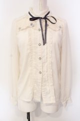 axes femme POETIQUE / 巻き薔薇デザインフリルブラウス  オフ O-25-07-29-059-AX-BL-IG-OS