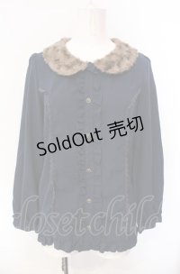axes femme / ファーカラーブラウス  ネイビー O-25-07-29-061-AX-BL-IG-OS