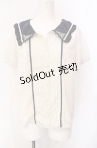 axes femme POETIQUE / 襟刺繍ピンタックブラウス  アイボリー×ネイビー O-25-07-29-071-AX-BL-IG-OS