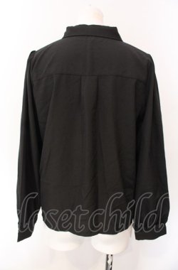 画像2: axes femme POETIQUE / チェーンブローチ付長袖ブラウス【ブローチ欠品】  クロ O-25-07-29-092-AX-BL-IG-OS
