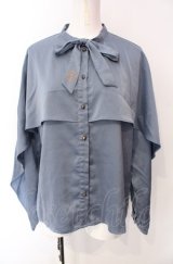axes femme / ケープ風ボウタイブラウス  ブルー O-25-07-29-093-AX-BL-IG-OS