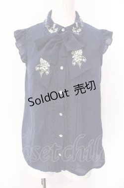 画像1: axes femme / 刺繍リボンノースリーブブラウス  ネイビー O-25-07-29-109-AX-BL-IG-OS