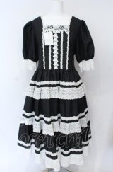 marcHenTica / プリモドールワンピース エルフサイズ クロ×シロ O-25-07-31-1145-LO-OP-OW-OS