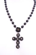 hanakabeads / 黒薔薇クロスのネックレス  クロ O-25-07-31-1019-LO-AC-OW-OS