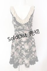 axes femme / 総バラ柄Backリボンワンピース M クロ O-25-08-02-039-AX-OP-OW-OS