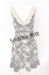 axes femme / 総バラ柄Backリボンワンピース M クロ O-25-08-02-039-AX-OP-OW-OS