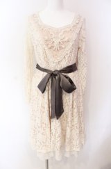 axes femme / パール配色レーシーワンピース M キナリ O-25-08-02-043-AX-OP-OW-OS