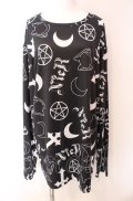 NieR Clothing / 転写総柄カットソー  ブラック O-25-08-02-093-PU-TO-IG-OS