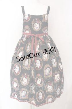 画像1: Enchantlic Enchantilly / 猫の王女達の肖像画ジャンパースカート  クロ O-25-08-02-009-LO-OP-OW-OS
