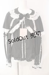metamorphose / 【プラスサイズ】ケープ付き丸襟ブラウス 2 クロ×シロ O-25-08-05-069-ME-BL-OW-OS