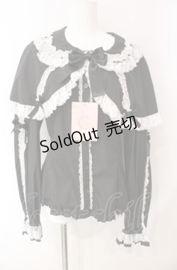 画像1: metamorphose / 【プラスサイズ】ケープ付き丸襟ブラウス 2 クロ×シロ O-25-08-05-069-ME-BL-OW-OS
