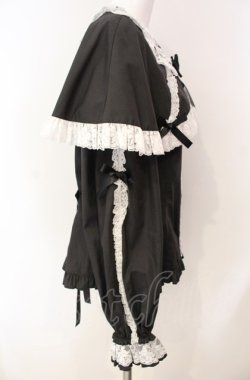 画像3: metamorphose / 【プラスサイズ】ケープ付き丸襟ブラウス 2 クロ×シロ O-25-08-05-069-ME-BL-OW-OS