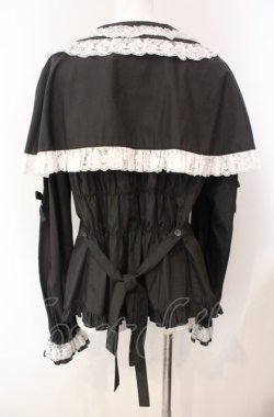 画像4: metamorphose / 【プラスサイズ】ケープ付き丸襟ブラウス 2 クロ×シロ O-25-08-05-069-ME-BL-OW-OS