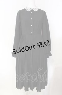 m petit by misako / レース襟プリーツワンピース M クロ O-25-08-07-017-LO-OP-OW-OS