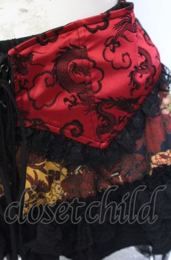 画像2: Qutie Frash / コルセット風和柄ミニスカート  ブラック×レッド系 O-25-08-08-039-QU-PA-IG-OS
