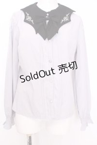 axes femme POETIQUE / リボン付きコウモリカラーブラウス M グレー×クロ O-25-08-09-1013-AX-BL-IG-OS