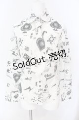 BATSU / 総柄プリントタイ付きブラウス  ホワイト×ブラック O-25-08-09-007-PU-BL-IG-OS
