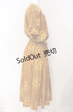画像3: KETTY / ひまわり柄ピンタックワンピース  ブラウン系 O-25-08-10-059-EL-OP-OW-OS