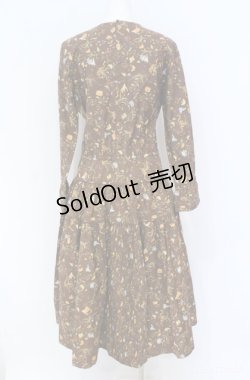 画像3: KANEKO ISAO / 花束柄タック使いワンピース  ブラウン O-25-08-10-062-EL-OP-OW-ZI