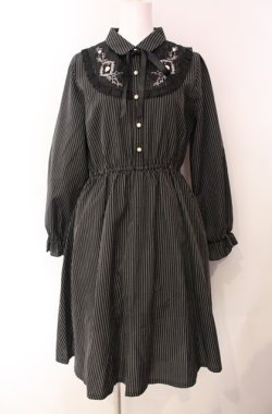 画像1: axes femme / 巻きバラ×額縁ワンピース  クロ O-25-08-11-057-AX-OP-IG-OS
