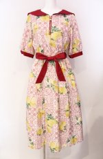 画像1: axes femme / レモン×タイル柄セーラーワンピース  アカ O-25-08-11-061-AX-OP-IG-ZT262 (1)