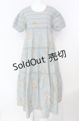 WONDERFUL WORLD / フラワーバスケット柄ワンピース  ブルー O-25-08-13-009-LO-OP-OW-OS