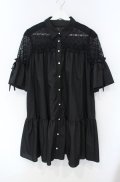 axes femme POETIQUE / 肩レースフリルチュニック M クロ O-25-08-13-088-AX-OP-OW-OS