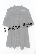 axes femme POETIQUE / 肩レースフリルチュニック M クロ O-25-08-13-088-AX-OP-OW-OS