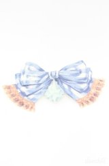 Enchantlic Enchantilly / リボンプリントブローチ  サックス O-25-08-18-015-LO-AC-IG-OS