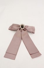 画像1: Maison de FLEUR / EC限定ビジューリボンサテンバレッタ  ピンクベージュ O-25-08-20-084-LO-AC-OW-ZT487-F005 (1)