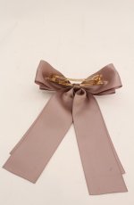 画像2: Maison de FLEUR / EC限定ビジューリボンサテンバレッタ  ピンクベージュ O-25-08-20-084-LO-AC-OW-ZT487-F005 (2)