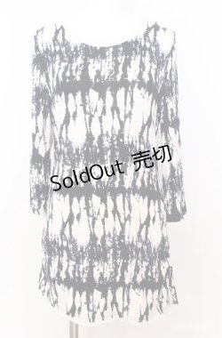 画像1: Ozz Croce / サイドギャザー染め風カットソー  ホワイト×ブラック×ブルー O-25-08-20-1043-OO-TO-IG-ZI