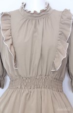 画像2: m petit by misako / NINA'SコラボAMハイショクメローワンピース M ベージュ O-25-08-20-1011-LO-OP-OW-ZT358 (2)