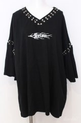 REFLEM / ピアスリング朔望半袖Tシャツ  ブラック O-25-08-20-1028-PU-TO-IG-OS