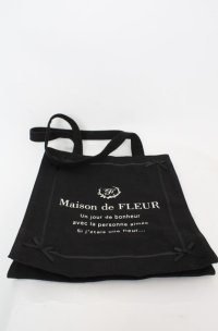 Maison de FLEUR / フレームリボンキャンバスMトートバッグ  クロ O-25-08-20-029-LO-BG-OW-OS